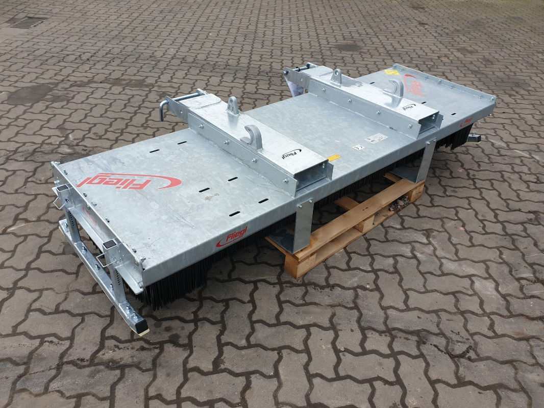 Fliegl Kehrbesen Löwe 3,00m* - Χορτοκοπτικό: φωτογραφία 4 Fliegl Kehrbesen Löwe 3,00m* - Χορτοκοπτικό: φωτογραφία 4