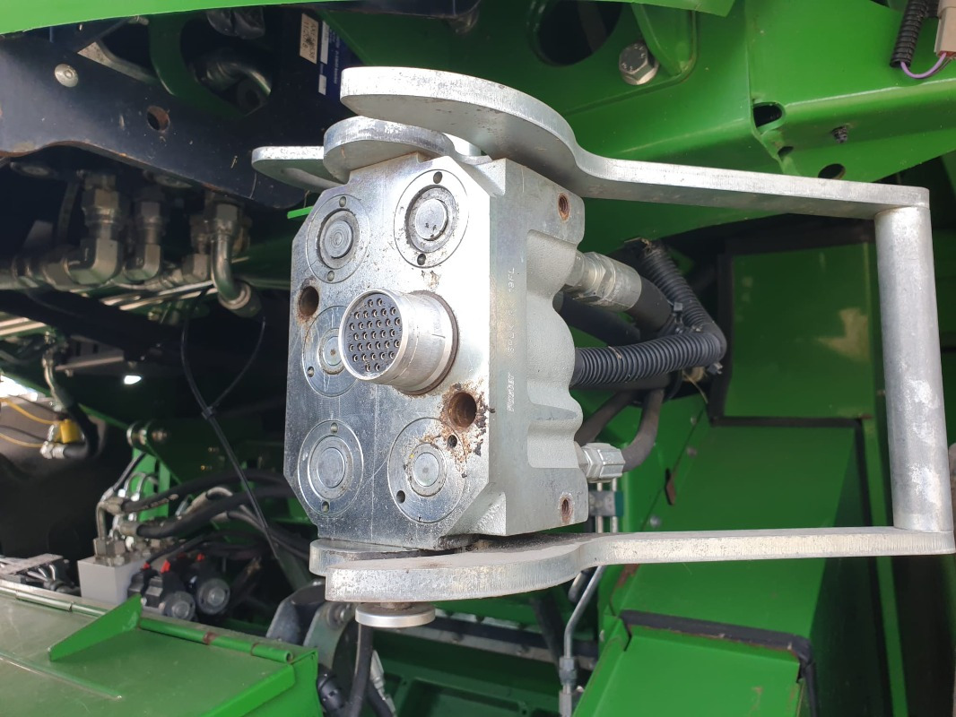 John Deere 8500 - Μηχανή συγκομιδής: φωτογραφία 5 John Deere 8500 - Μηχανή συγκομιδής: φωτογραφία 5