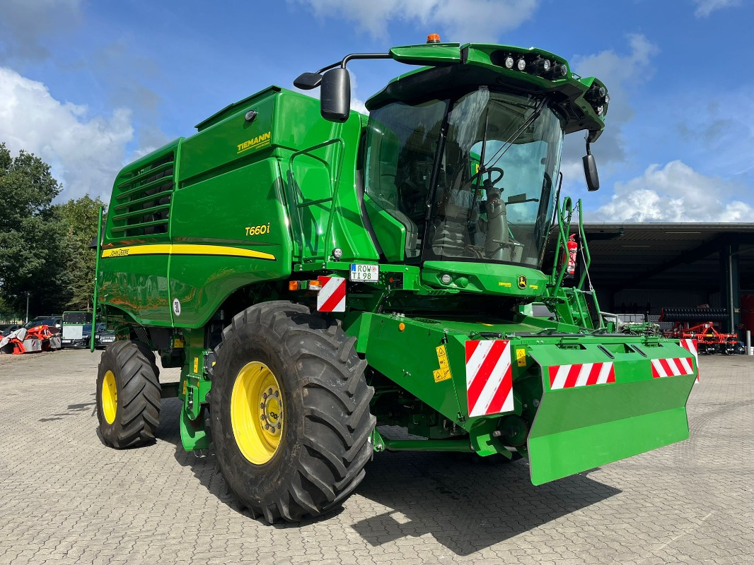 John Deere T660 - Θεριζοαλωνιστική μηχανή: φωτογραφία 2 John Deere T660 - Θεριζοαλωνιστική μηχανή: φωτογραφία 2