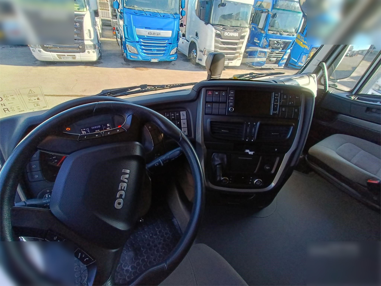 Interior photo 1: Τράκτορας IVECO STRALIS 480