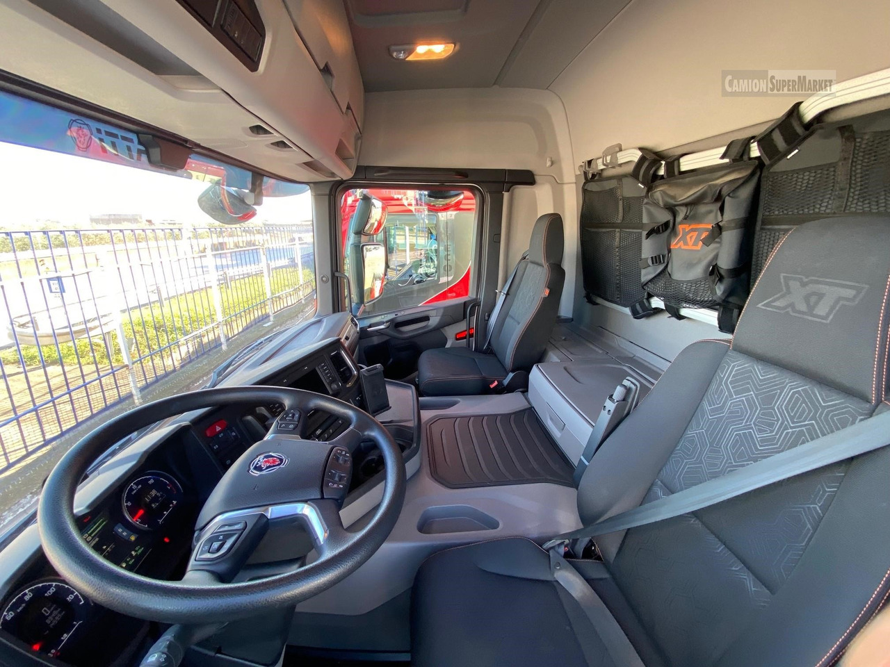 Interior photo 1: Φορτηγό ανατρεπόμενο SCANIA G500 XT