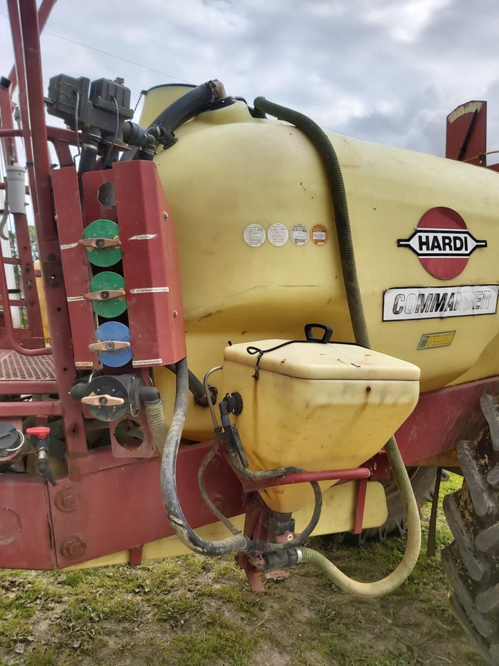 Hardi Commander 4200 - Συρόμενο ψεκαστικό: φωτογραφία 4 Hardi Commander 4200 - Συρόμενο ψεκαστικό: φωτογραφία 4
