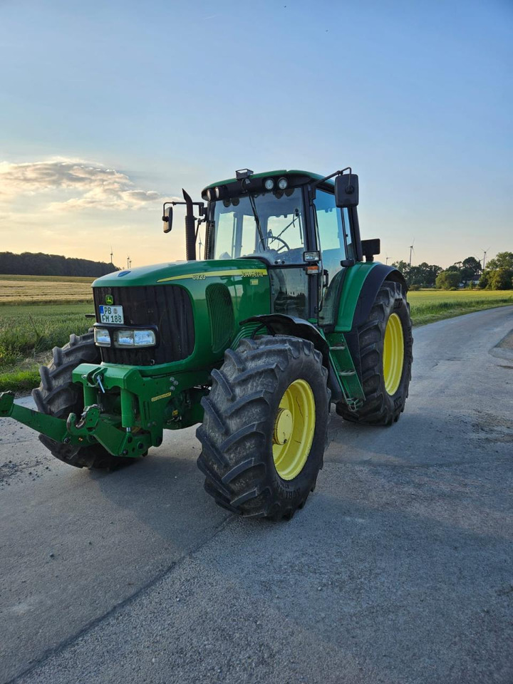 John Deere 6920 - Τρακτέρ: φωτογραφία 1 John Deere 6920 - Τρακτέρ: φωτογραφία 1