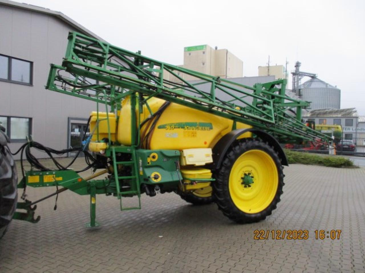 John Deere 740 - Συρόμενο ψεκαστικό: φωτογραφία 1 John Deere 740 - Συρόμενο ψεκαστικό: φωτογραφία 1