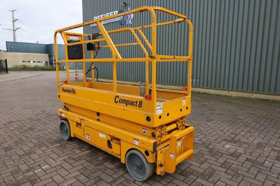 Ψαλιδωτό ανυψωτικό Haulotte Compact 8 Electric, 8.2m Working Height, 350kg Cap: φωτογραφία 9