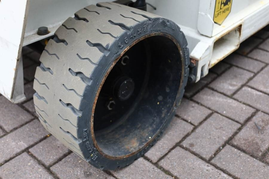 Ψαλιδωτό ανυψωτικό Holland Lift Ecostar HL-9710 Electric, 12m Working Height, 325k: φωτογραφία 12 Ψαλιδωτό ανυψωτικό Holland Lift Ecostar HL-9710 Electric, 12m Working Height, 325k: φωτογραφία 12