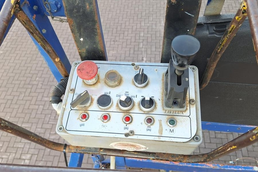 Liftlux SL205-25D4WDS/P Diesel, 4x4 Drive, Hydraulic Deck - Ψαλιδωτό ανυψωτικό: φωτογραφία 4 Liftlux SL205-25D4WDS/P Diesel, 4x4 Drive, Hydraulic Deck - Ψαλιδωτό ανυψωτικό: φωτογραφία 4