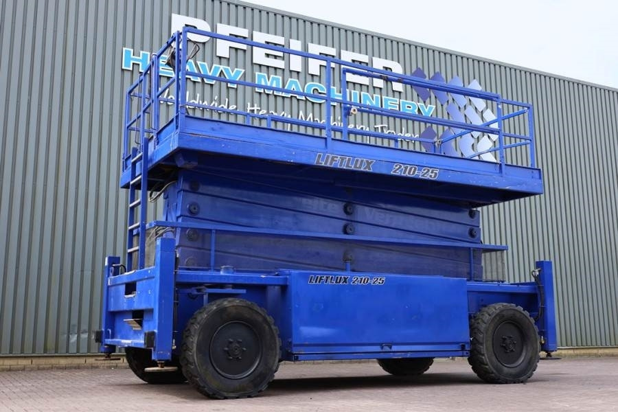 Liftlux SL210-25 D4WD S/P Diesel, Hydraulic Deck Extension - Ψαλιδωτό ανυψωτικό: φωτογραφία 1 Liftlux SL210-25 D4WD S/P Diesel, Hydraulic Deck Extension - Ψαλιδωτό ανυψωτικό: φωτογραφία 1