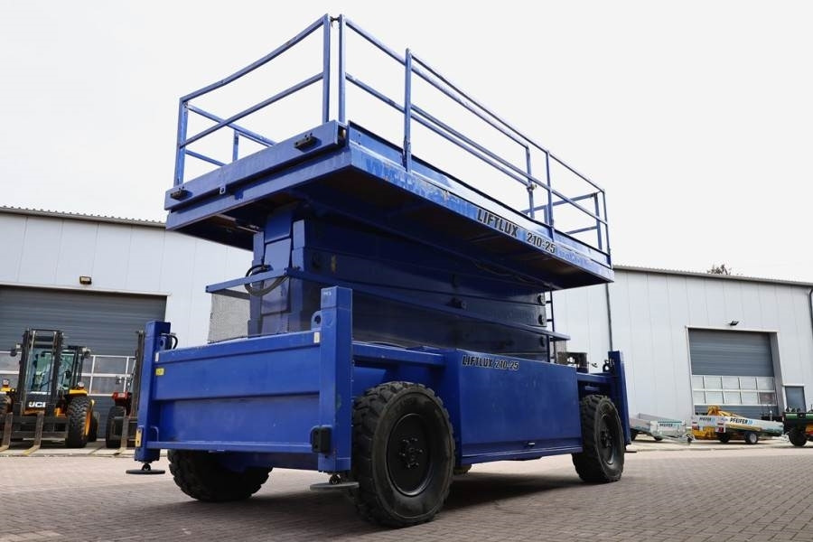 Liftlux SL210-25 D4WD S/P Diesel, Hydraulic Deck Extension - Ψαλιδωτό ανυψωτικό: φωτογραφία 2 Liftlux SL210-25 D4WD S/P Diesel, Hydraulic Deck Extension - Ψαλιδωτό ανυψωτικό: φωτογραφία 2