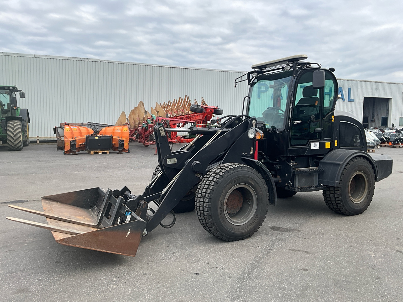 D-machine 2550 - Ελαστιχοφόρος φορτωτής: φωτογραφία 1 D-machine 2550 - Ελαστιχοφόρος φορτωτής: φωτογραφία 1