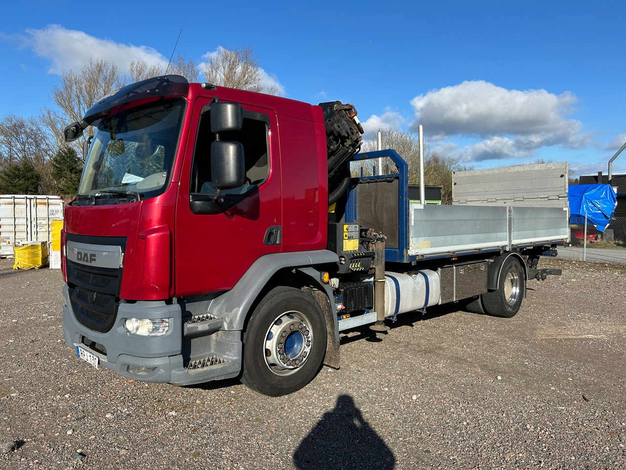 DAF LF290 - Φορτηγό με γερανό: φωτογραφία 1 DAF LF290 - Φορτηγό με γερανό: φωτογραφία 1