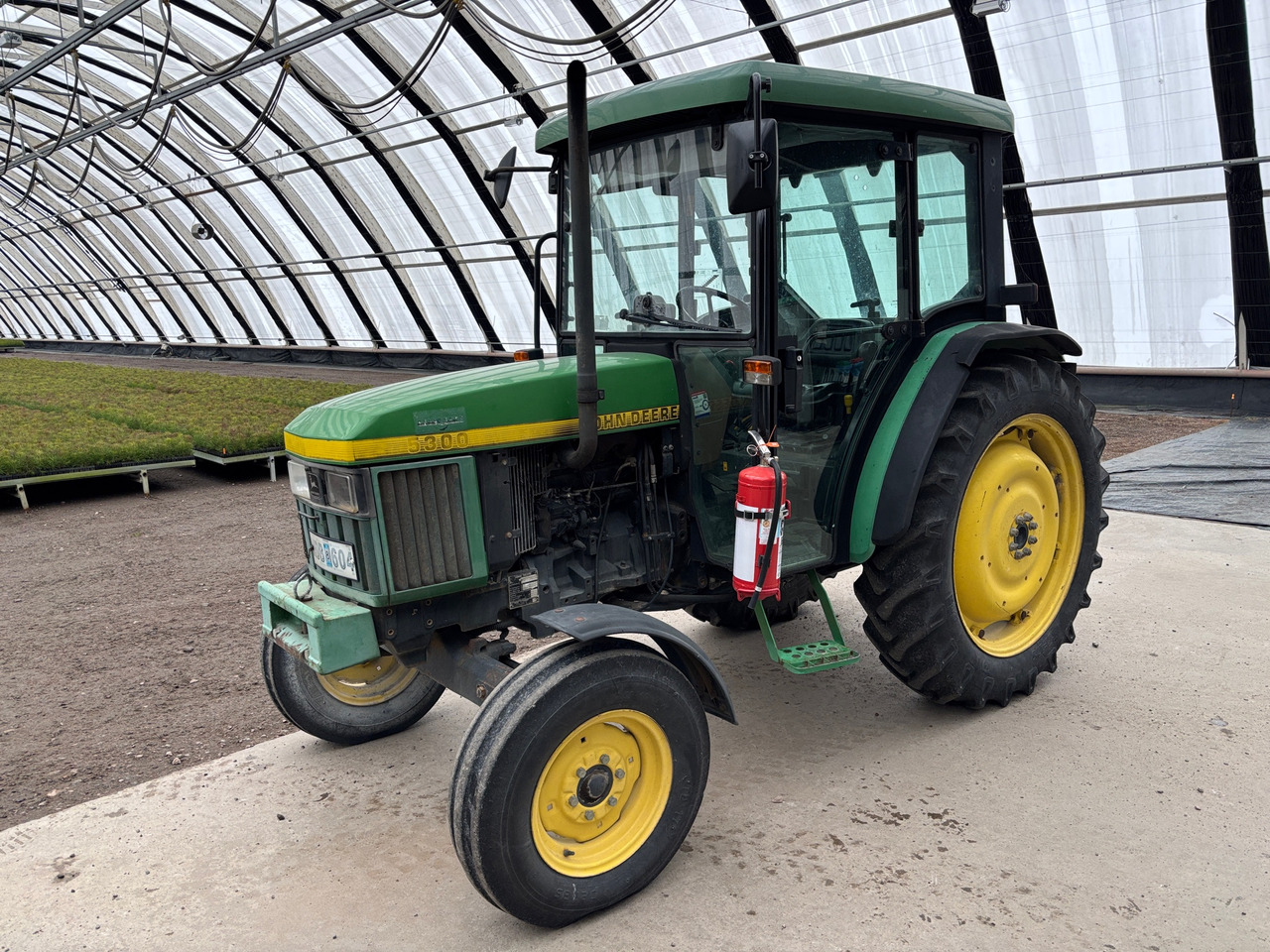 John Deere 5300 - Τρακτέρ: φωτογραφία 1 John Deere 5300 - Τρακτέρ: φωτογραφία 1