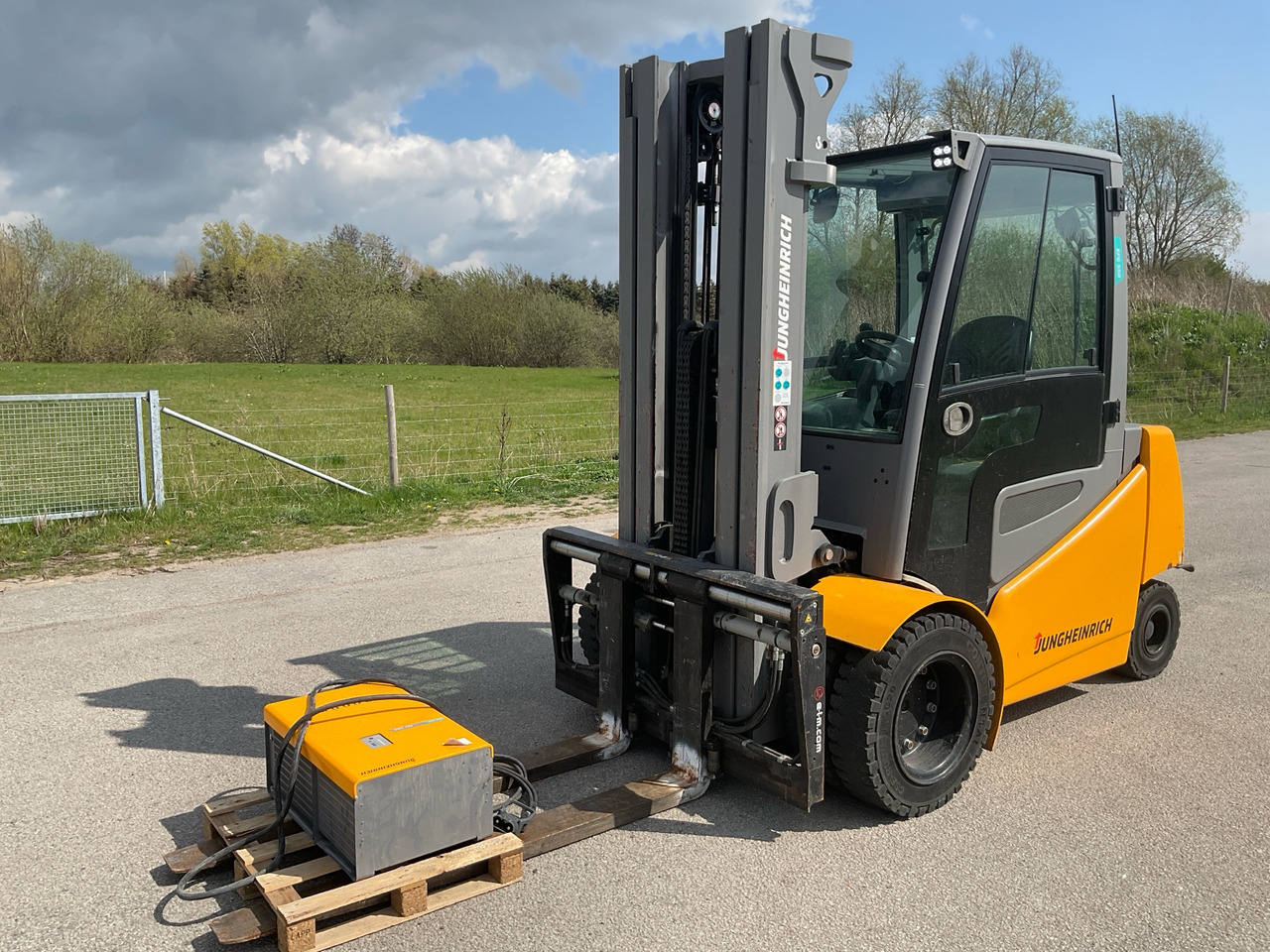 Jungheinrich EFG 550 - Ανυψωτικό μηχάνημα: φωτογραφία 1 Jungheinrich EFG 550 - Ανυψωτικό μηχάνημα: φωτογραφία 1