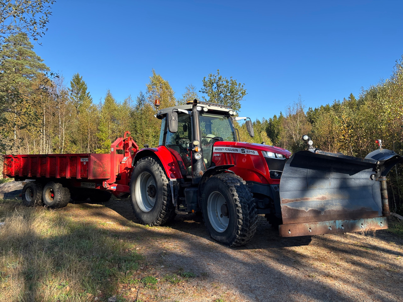 Massey Ferguson 6715S - Τρακτέρ: φωτογραφία 1 Massey Ferguson 6715S - Τρακτέρ: φωτογραφία 1