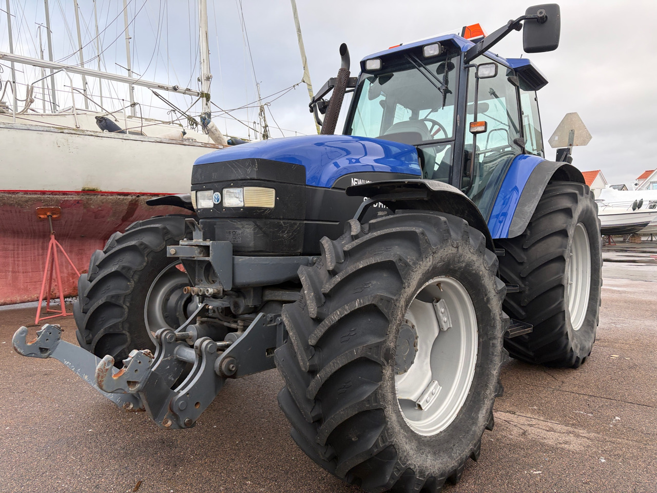 New Holland TM135 - Τρακτέρ: φωτογραφία 1 New Holland TM135 - Τρακτέρ: φωτογραφία 1