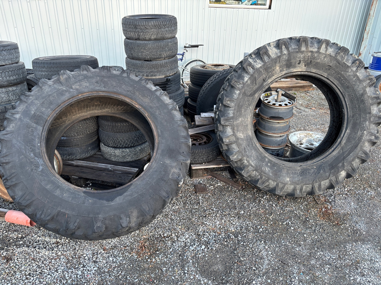 Nokian Tractor Industrial - Ελαστικό για Κατασκευή μηχανήματα: φωτογραφία 1 Nokian Tractor Industrial - Ελαστικό για Κατασκευή μηχανήματα: φωτογραφία 1