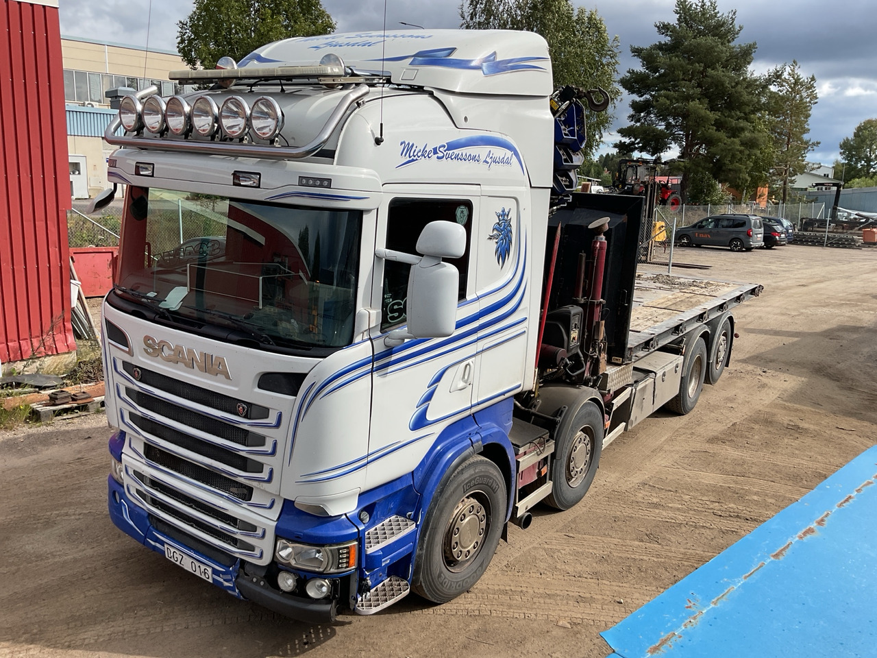 Scania R560 - Φορτηγό με γερανό: φωτογραφία 1 Scania R560 - Φορτηγό με γερανό: φωτογραφία 1