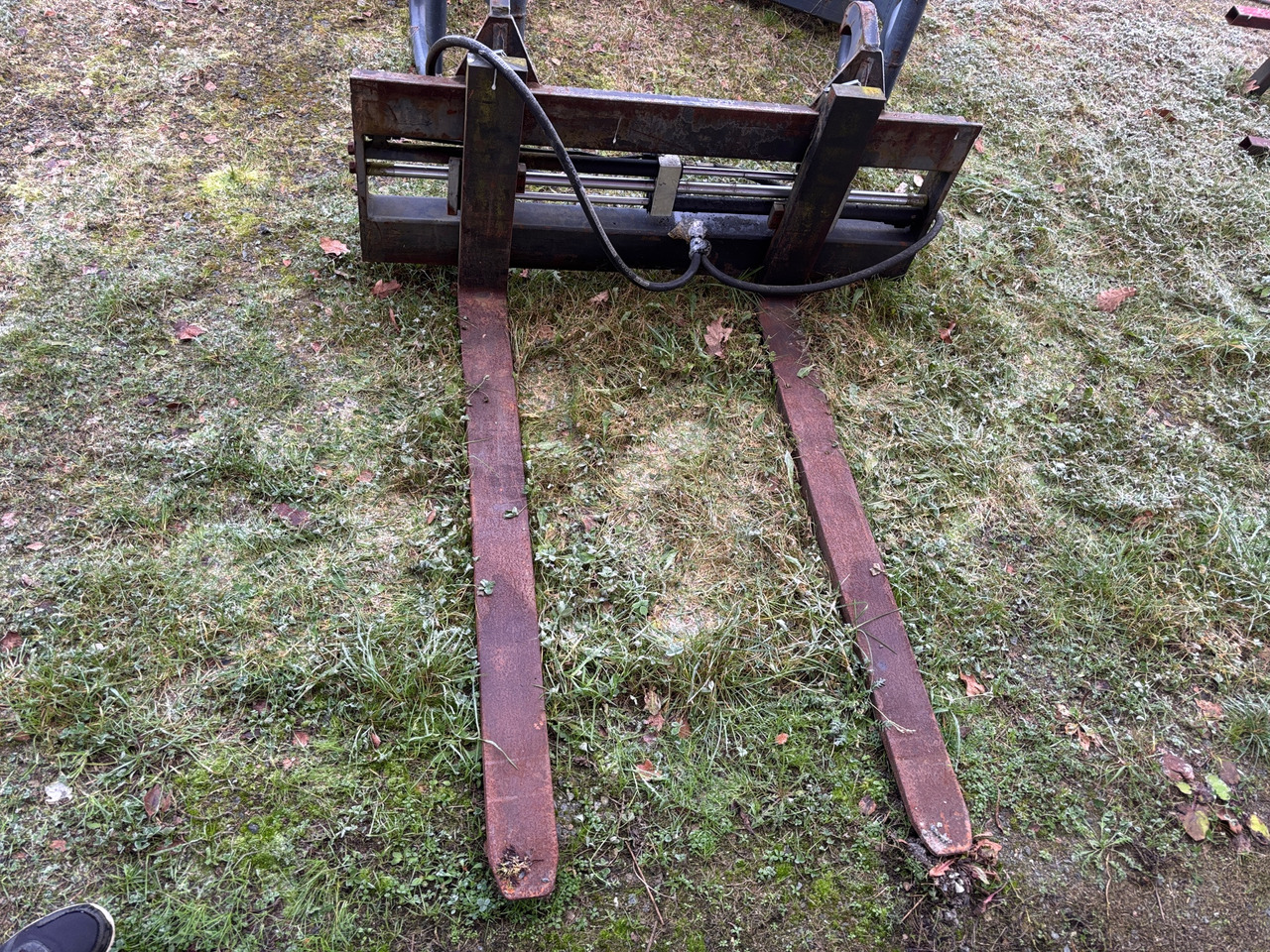 Sonnet 2500kg - Πιρούνες: φωτογραφία 1 Sonnet 2500kg - Πιρούνες: φωτογραφία 1