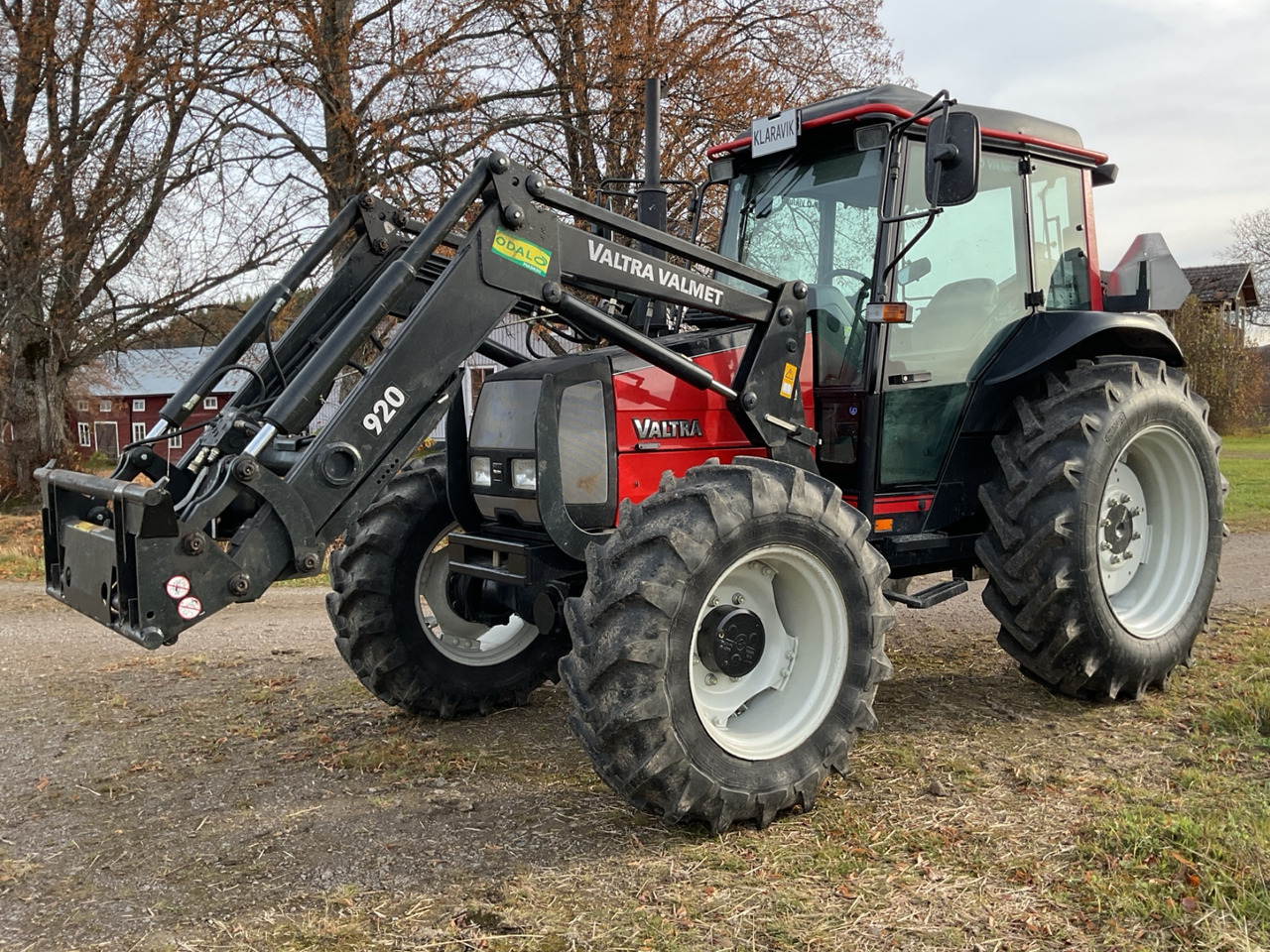 Valtra 700 - Τρακτέρ: φωτογραφία 1 Valtra 700 - Τρακτέρ: φωτογραφία 1
