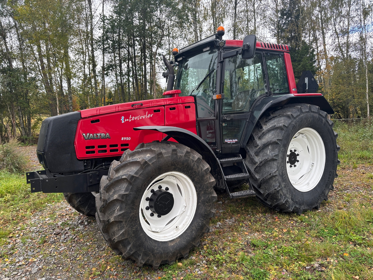 Valtra 8950 - Τρακτέρ: φωτογραφία 1 Valtra 8950 - Τρακτέρ: φωτογραφία 1
