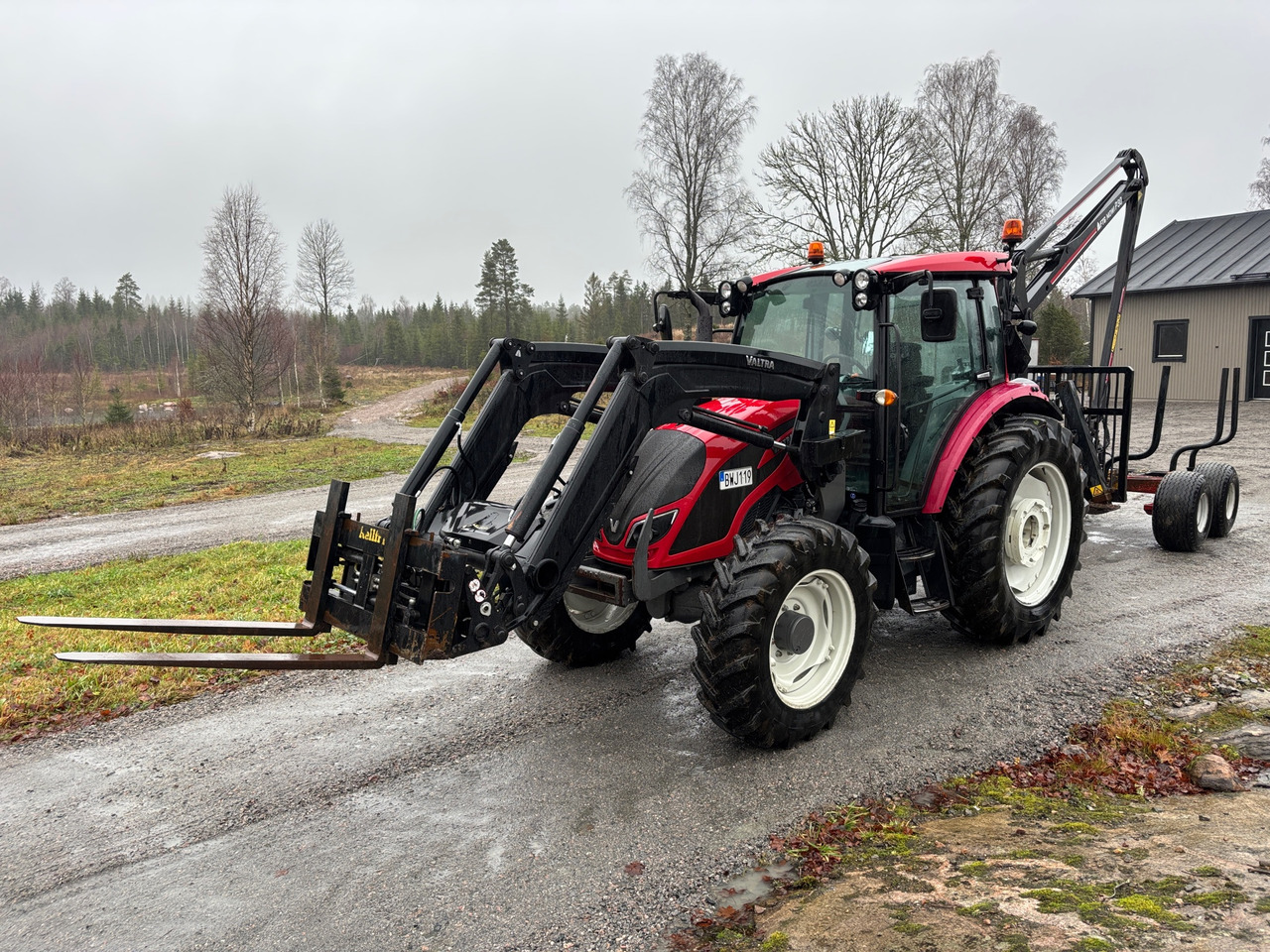 Valtra A134 Hitech - Τρακτέρ: φωτογραφία 1 Valtra A134 Hitech - Τρακτέρ: φωτογραφία 1