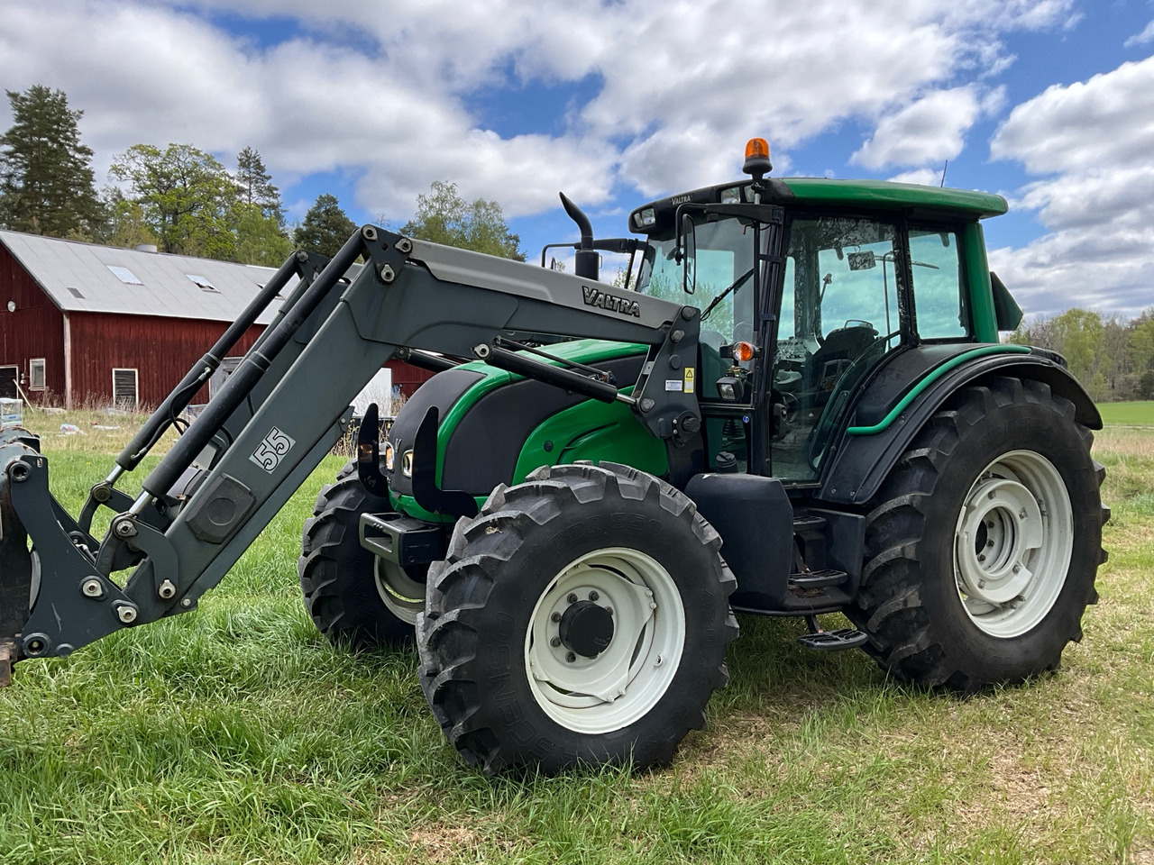 Valtra N141 - Τρακτέρ: φωτογραφία 1 Valtra N141 - Τρακτέρ: φωτογραφία 1