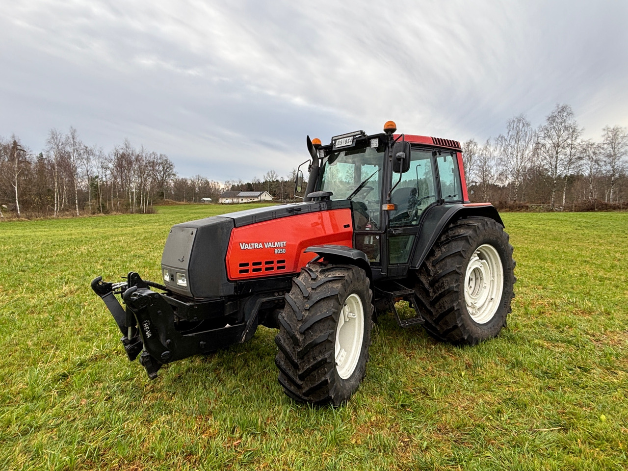 Valtra Valmet 8050 - Τρακτέρ: φωτογραφία 1 Valtra Valmet 8050 - Τρακτέρ: φωτογραφία 1