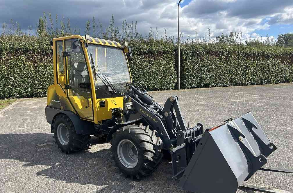 Eurotrac W12 S, cabine, verwarming, bak vorken ex demo! - Ελαστιχοφόρος φορτωτής: φωτογραφία 4 Eurotrac W12 S, cabine, verwarming, bak vorken ex demo! - Ελαστιχοφόρος φορτωτής: φωτογραφία 4