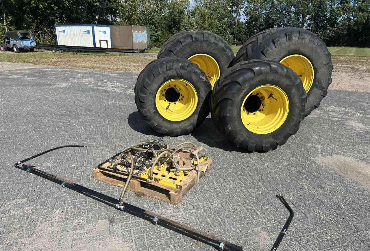 Michelin 1050/50x32 en 750/50x26 luchtdrukwissel set - Ελαστικά και ζάντες για Γεωργικά μηχανήματα: φωτογραφία 1 Michelin 1050/50x32 en 750/50x26 luchtdrukwissel set - Ελαστικά και ζάντες για Γεωργικά μηχανήματα: φωτογραφία 1