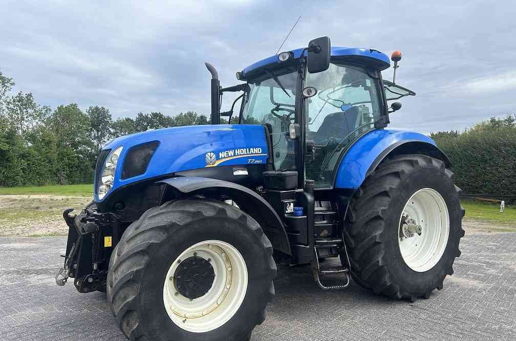 New Holland T7.260 pc - Τρακτέρ: φωτογραφία 1 New Holland T7.260 pc - Τρακτέρ: φωτογραφία 1