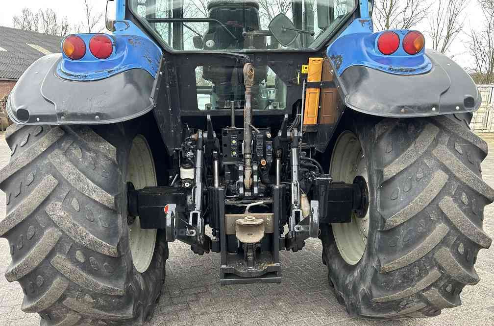 Valtra T130 trekker - Τρακτέρ: φωτογραφία 3 Valtra T130 trekker - Τρακτέρ: φωτογραφία 3