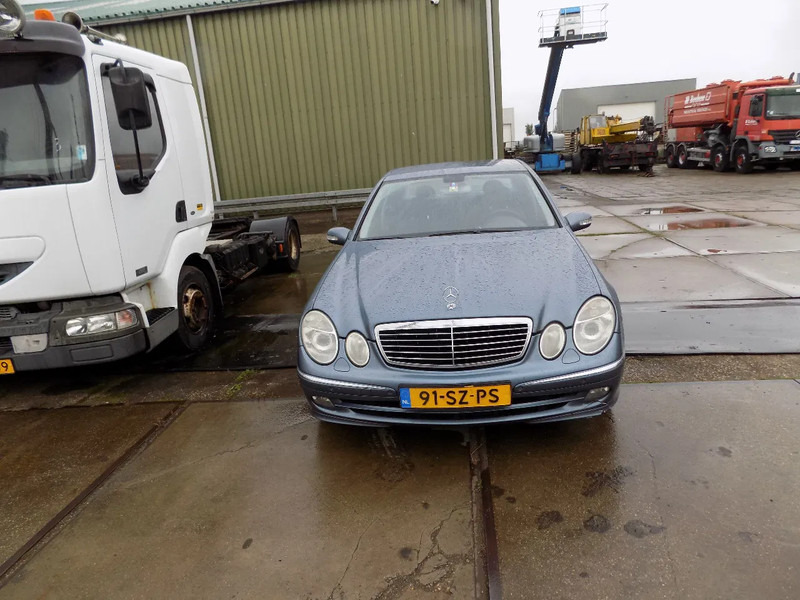 Mercedes-Benz E-Klasse 320 CDI sedan avantgarde - Αυτοκίνητο: φωτογραφία 3 Mercedes-Benz E-Klasse 320 CDI sedan avantgarde - Αυτοκίνητο: φωτογραφία 3