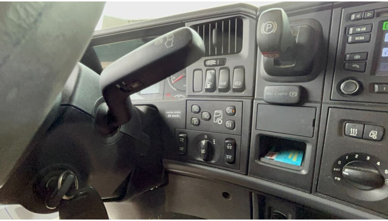 Scania R560 V8 Scania R560 V8 Manual 6x2 Boogie lift - Τράκτορας: φωτογραφία 3 Scania R560 V8 Scania R560 V8 Manual 6x2 Boogie lift - Τράκτορας: φωτογραφία 3