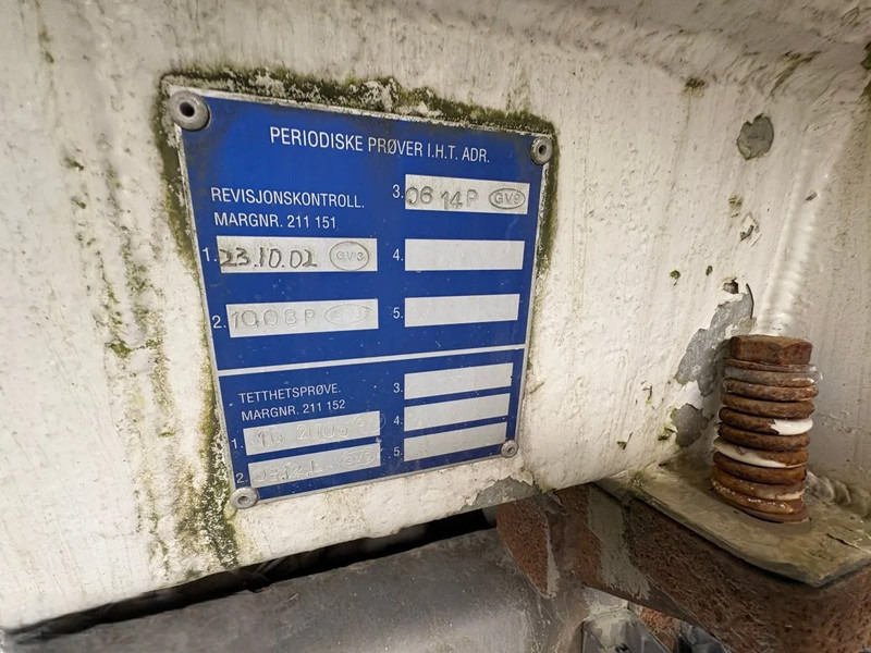 Volvo FL 7 Volvo FL7 285 Fuel tanker 4x2 - Φορτηγό βυτιοφόρο: φωτογραφία 4 Volvo FL 7 Volvo FL7 285 Fuel tanker 4x2 - Φορτηγό βυτιοφόρο: φωτογραφία 4