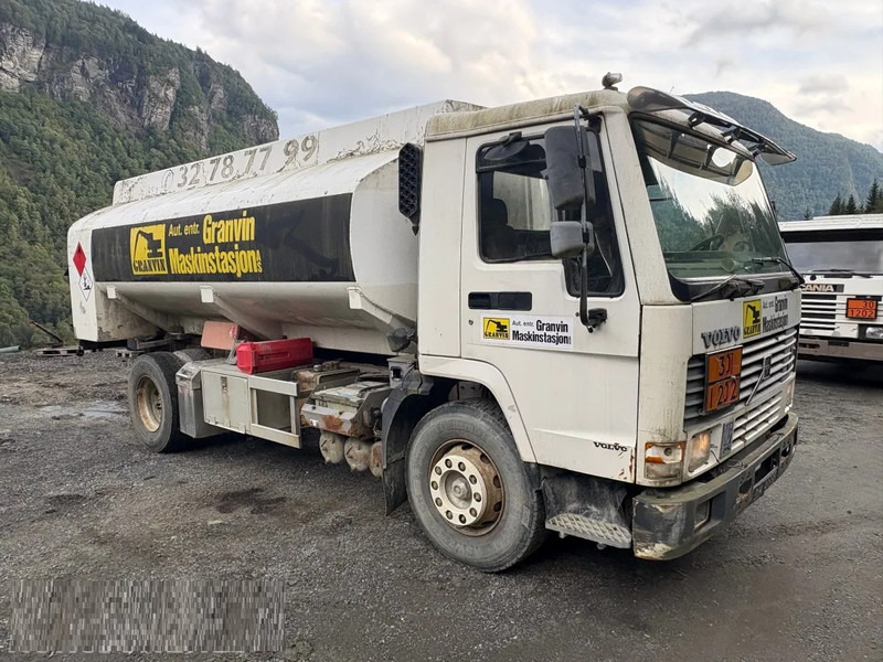 Volvo FL 7 Volvo FL7 285 Fuel tanker 4x2 - Φορτηγό βυτιοφόρο: φωτογραφία 2 Volvo FL 7 Volvo FL7 285 Fuel tanker 4x2 - Φορτηγό βυτιοφόρο: φωτογραφία 2