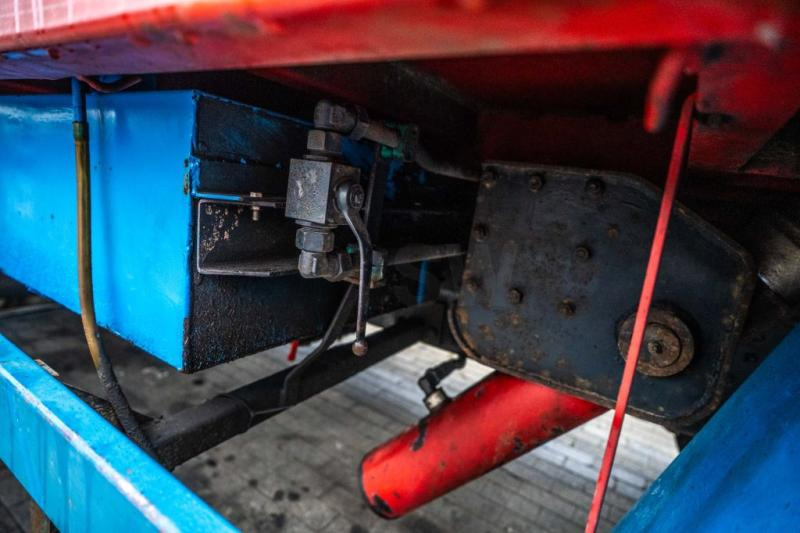 Φορτηγό ανατρεπόμενο, Φορτηγό με γερανό MAN 33.422 DF + HIAB 220 C-5: φωτογραφία 9