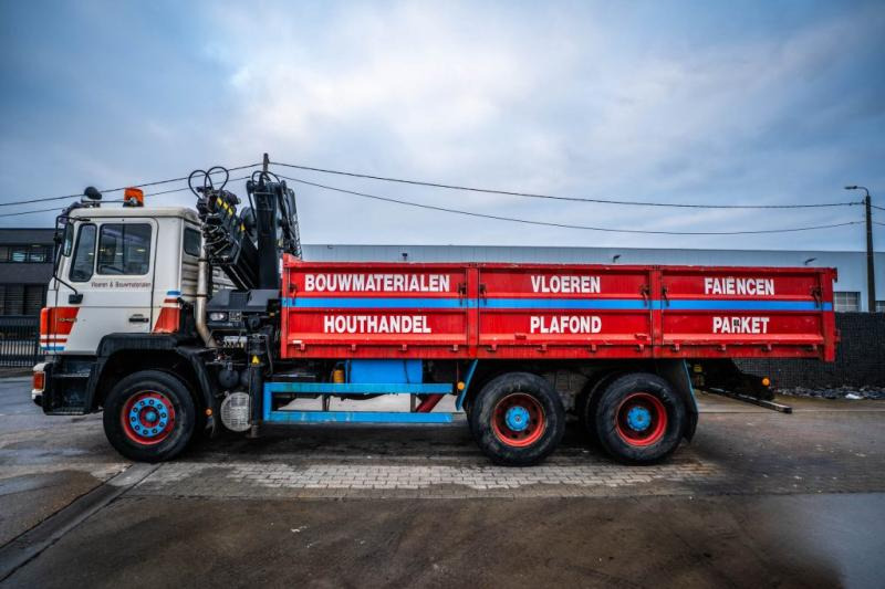 Φορτηγό ανατρεπόμενο, Φορτηγό με γερανό MAN 33.422 DF + HIAB 220 C-5: φωτογραφία 7