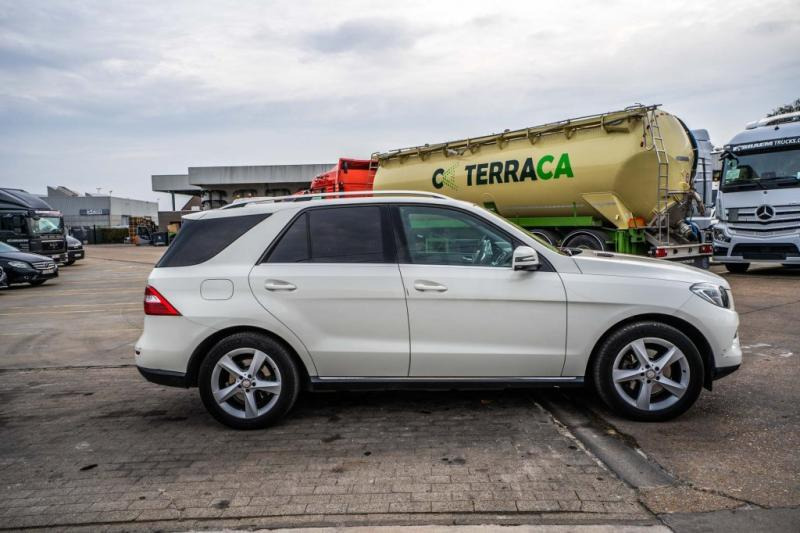 Mercedes-Benz ML 250 CDI - Λιμουζίνα/ Sedan: φωτογραφία 3 Mercedes-Benz ML 250 CDI - Λιμουζίνα/ Sedan: φωτογραφία 3