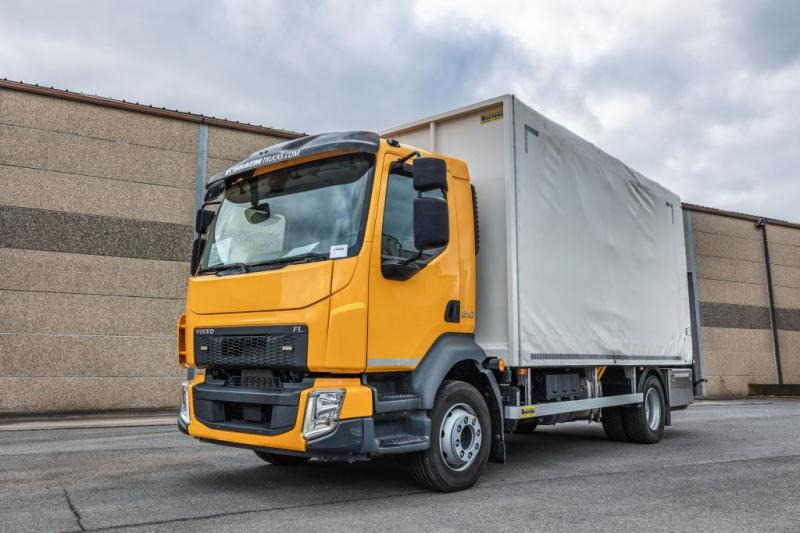 Volvo FL 210+PK 7001 K - 6340 Km's - Φορτηγό μουσαμάς, Φορτηγό με γερανό: φωτογραφία 1 Volvo FL 210+PK 7001 K - 6340 Km's - Φορτηγό μουσαμάς, Φορτηγό με γερανό: φωτογραφία 1