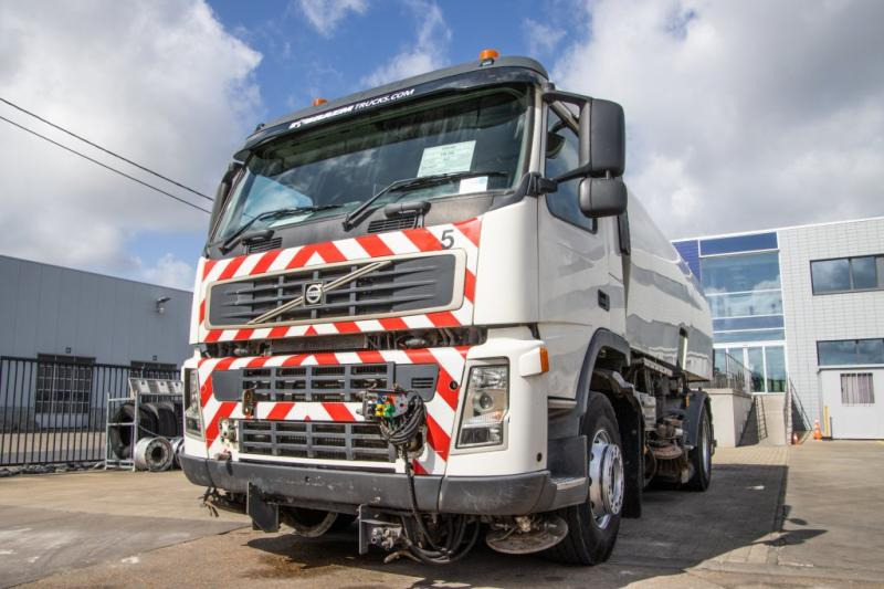 Volvo FM 340 - BUCHER SCHÖRLING 8000 - Σάρωθρο δρόμων: φωτογραφία 2 Volvo FM 340 - BUCHER SCHÖRLING 8000 - Σάρωθρο δρόμων: φωτογραφία 2