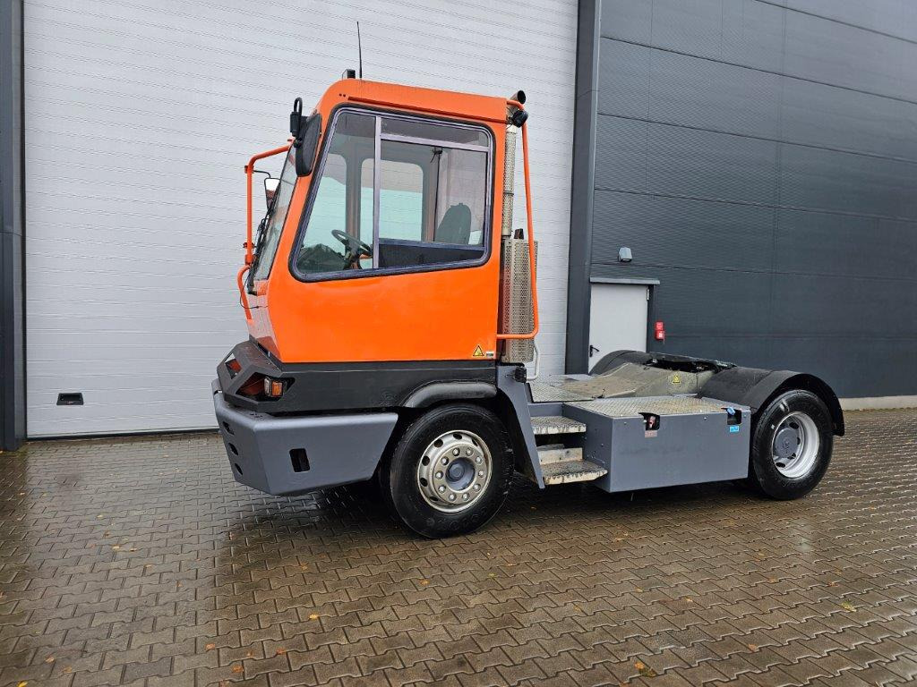 Terberg YT182 - Τράκτορες τελωνείων: φωτογραφία 1 Terberg YT182 - Τράκτορες τελωνείων: φωτογραφία 1