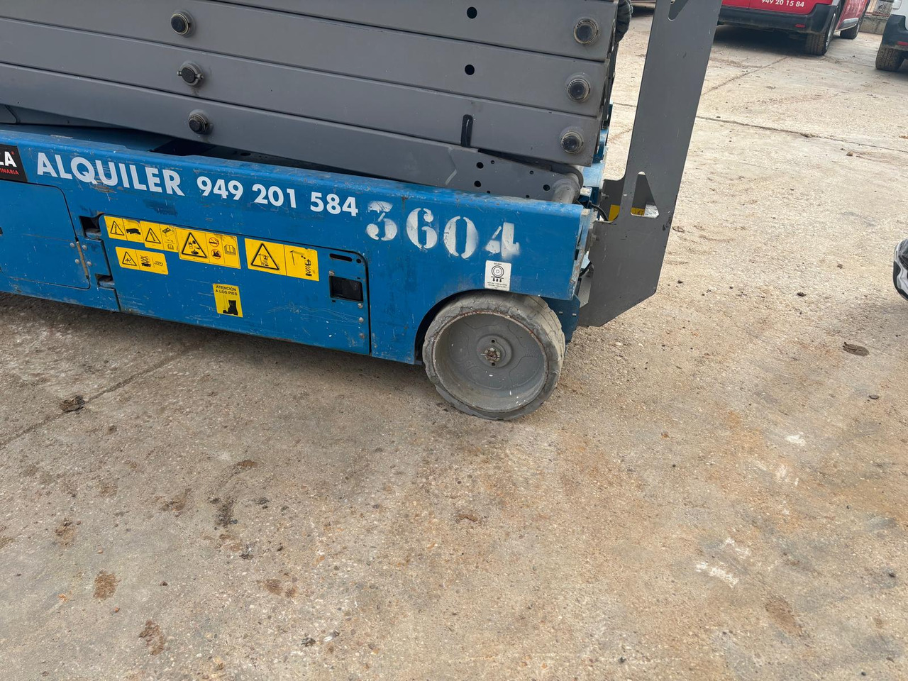 Ψαλιδωτό ανυψωτικό GENIE GS4047: φωτογραφία 12