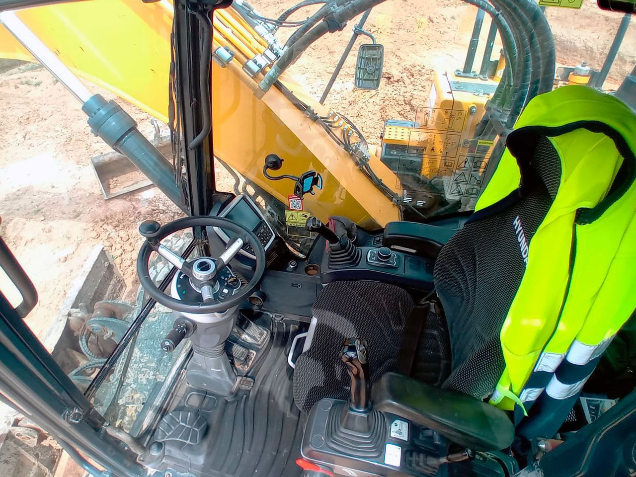 HYUNDAI HW180 - Τροχοφόρος εκσκαφέας: φωτογραφία 3 HYUNDAI HW180 - Τροχοφόρος εκσκαφέας: φωτογραφία 3