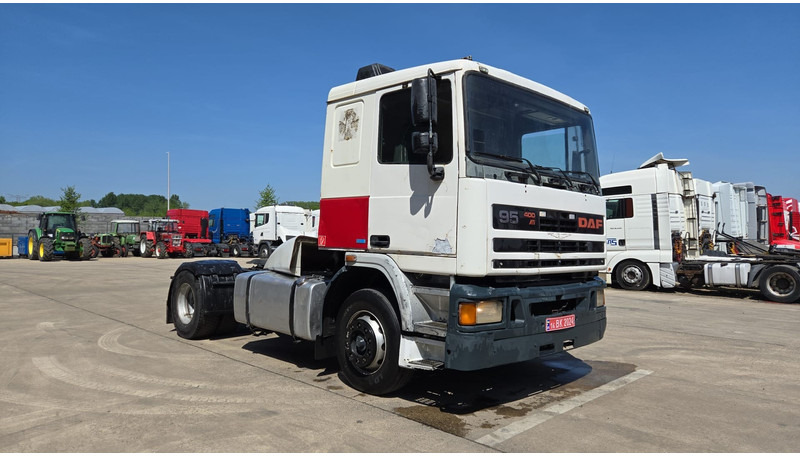 DAF 95 ATI 400 (EURO 2 / MANUAL PUMP / MANUAL GEARBOX / POMPE MANUELLE) - Τράκτορας: φωτογραφία 2 DAF 95 ATI 400 (EURO 2 / MANUAL PUMP / MANUAL GEARBOX / POMPE MANUELLE) - Τράκτορας: φωτογραφία 2