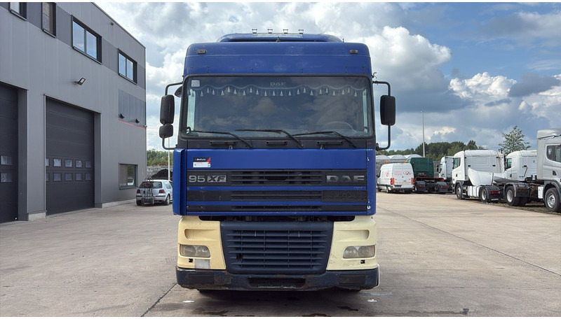 DAF 95 XF 430 (EURO 3 / BOITE MANUELLE / MANUAL GEARBOX) - Τράκτορας: φωτογραφία 2 DAF 95 XF 430 (EURO 3 / BOITE MANUELLE / MANUAL GEARBOX) - Τράκτορας: φωτογραφία 2
