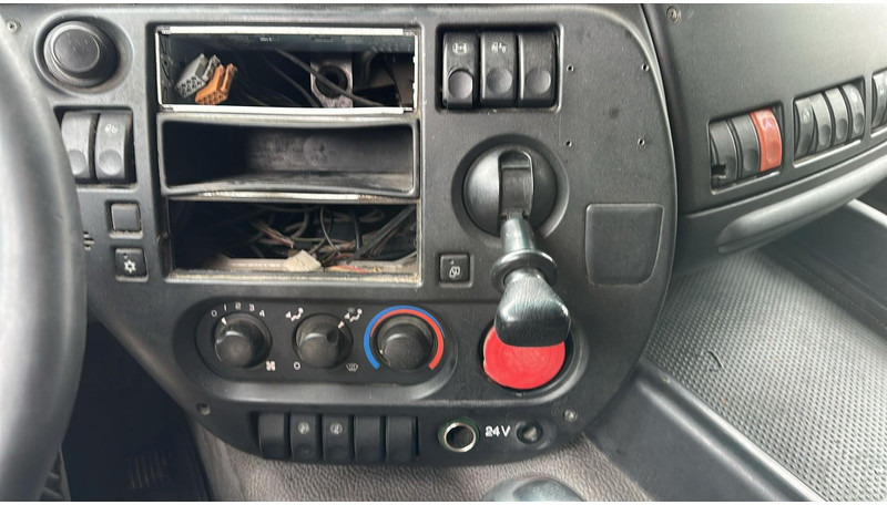 Τράκτορας DAF CF 85.410 (BOITE MANUELLE / MANUAL GEARBOX): φωτογραφία 16