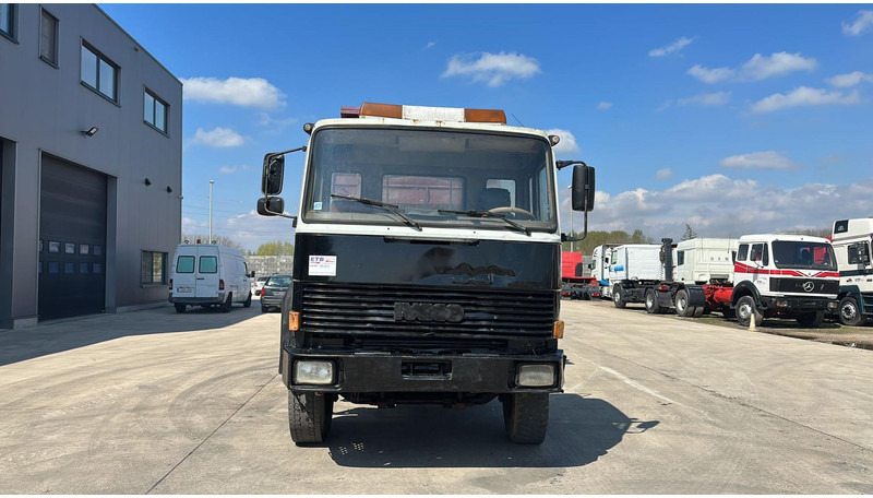 Iveco MAGIRUS 260 - 34 (LIVRAISON GRATUITE AU PORT D'ANVERS / POMPE MANUELLE) - Φορτηγό ανατρεπόμενο: φωτογραφία 2 Iveco MAGIRUS 260 - 34 (LIVRAISON GRATUITE AU PORT D'ANVERS / POMPE MANUELLE) - Φορτηγό ανατρεπόμενο: φωτογραφία 2