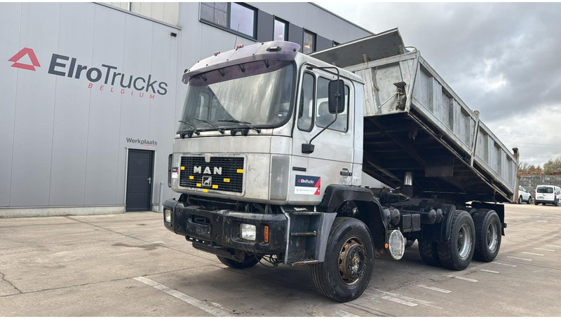 MAN 26.372 (MANUAL PUMP / POMPE MANUELLE / LAMES / GRAND PONT / STEEL SUSP. / 6 CYLINDER) - Φορτηγό ανατρεπόμενο: φωτογραφία 1 MAN 26.372 (MANUAL PUMP / POMPE MANUELLE / LAMES / GRAND PONT / STEEL SUSP. / 6 CYLINDER) - Φορτηγό ανατρεπόμενο: φωτογραφία 1