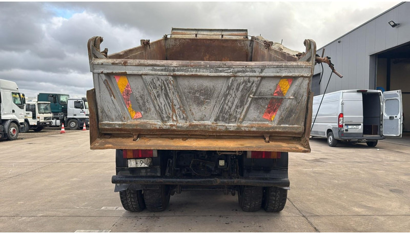 MAN 26.372 (MANUAL PUMP / POMPE MANUELLE / LAMES / GRAND PONT / STEEL SUSP. / 6 CYLINDER) - Φορτηγό ανατρεπόμενο: φωτογραφία 5 MAN 26.372 (MANUAL PUMP / POMPE MANUELLE / LAMES / GRAND PONT / STEEL SUSP. / 6 CYLINDER) - Φορτηγό ανατρεπόμενο: φωτογραφία 5