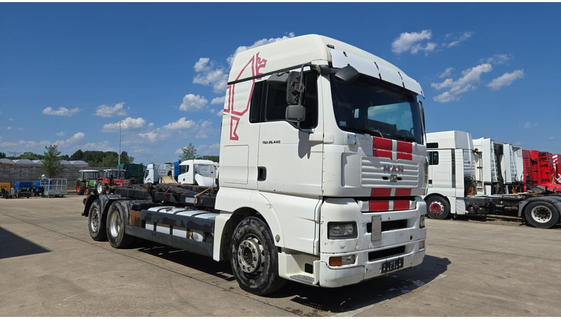 MAN TGA 26.440 (MANUAL GEARBOX / FRONT STEEL / 6X2 / BOITE MANUELLE / DEVANT LAMES) - Φορτηγό σασί: φωτογραφία 4 MAN TGA 26.440 (MANUAL GEARBOX / FRONT STEEL / 6X2 / BOITE MANUELLE / DEVANT LAMES) - Φορτηγό σασί: φωτογραφία 4